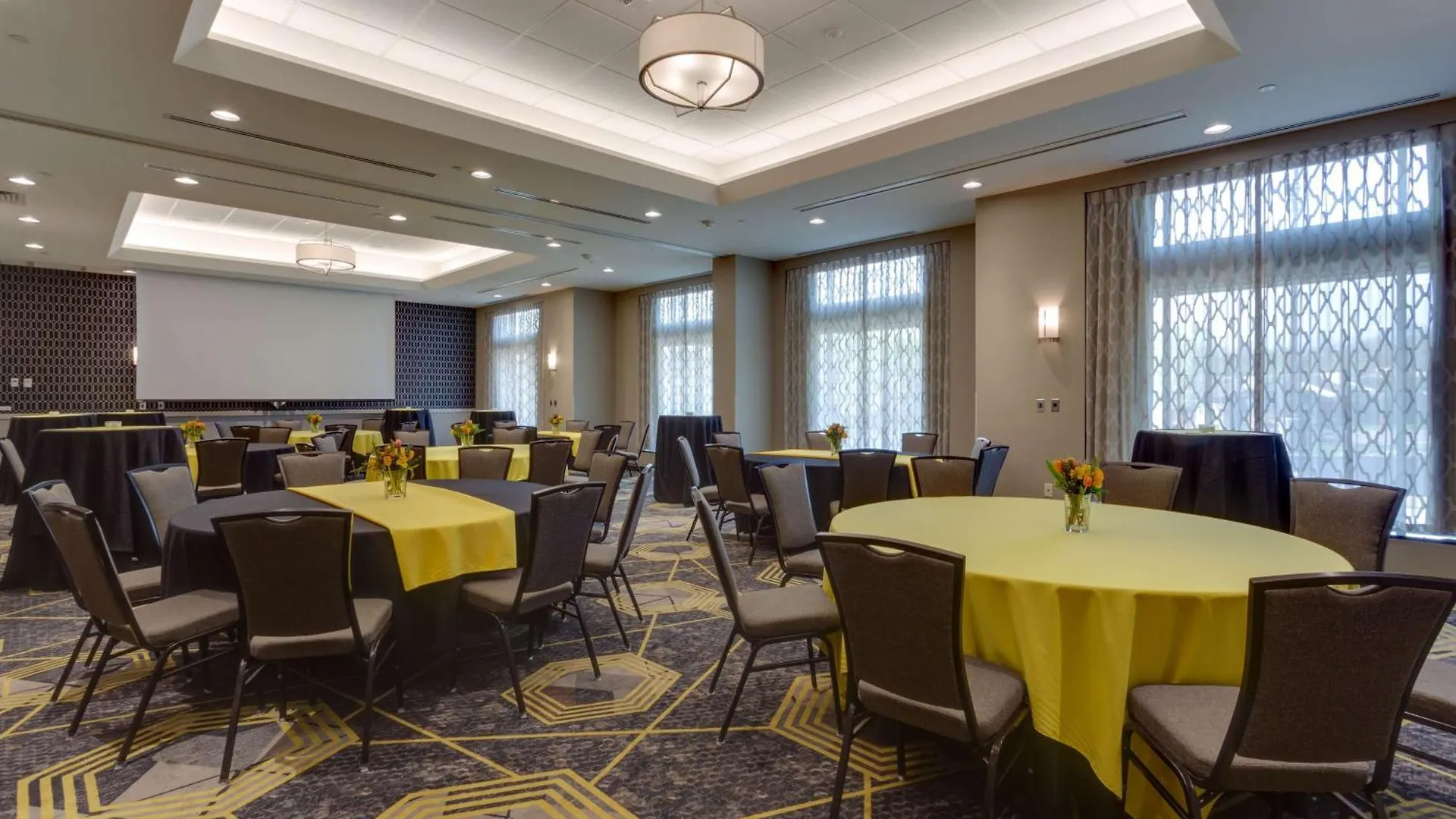 Drury Inn & Suites Pittsburgh Airport Settlers Ridge